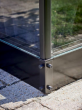 Fundering Qube 610, zwart gecoat